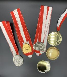 Gravure sur des médailles sportives