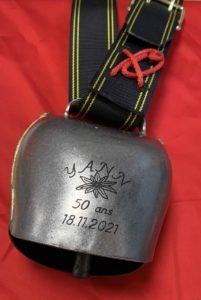 Gravure sur toupin et cloche en métal acier trempé